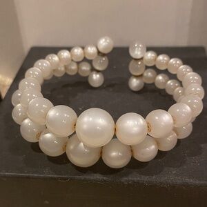Elegant White Moonglow Lucite Coil Beaded Bracelet